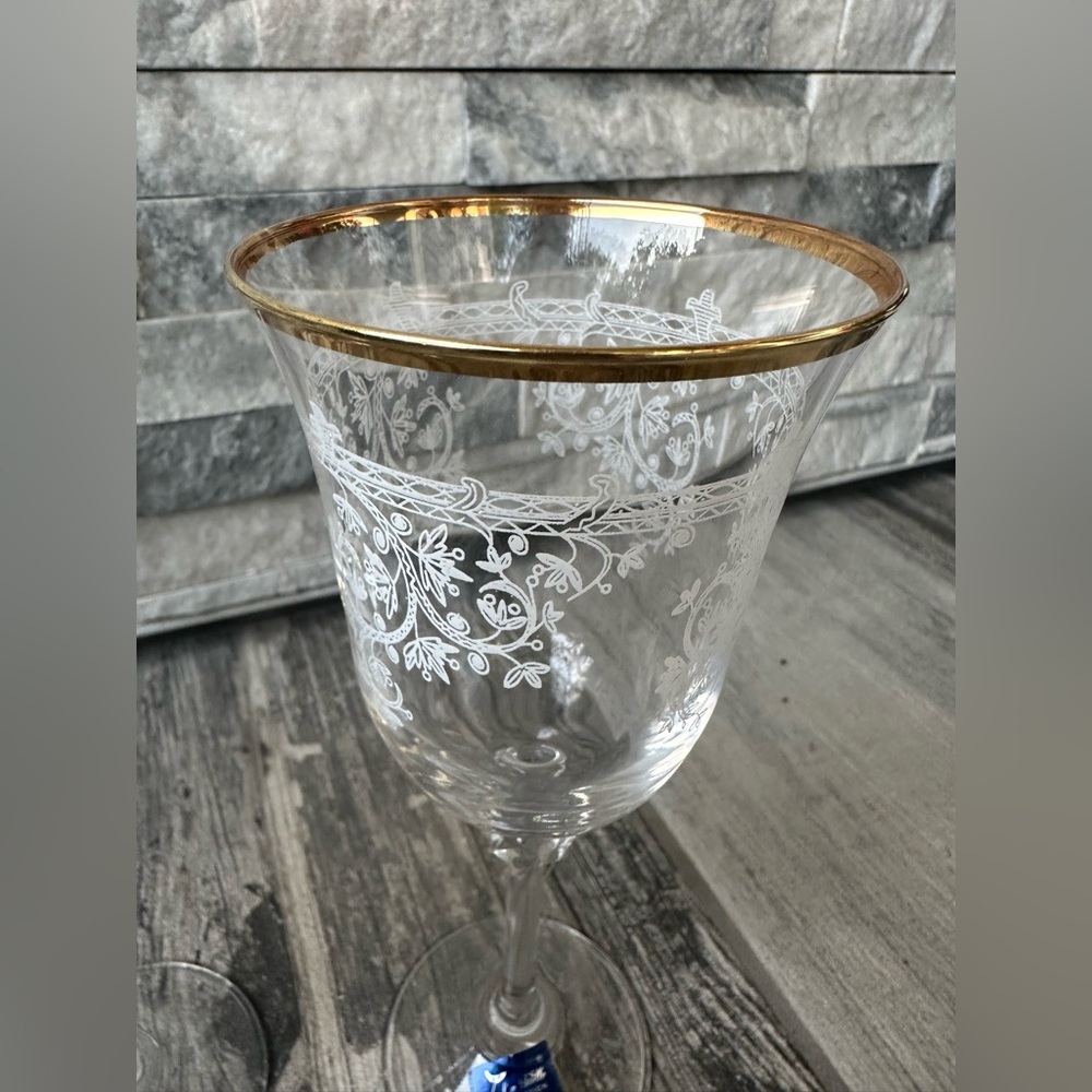 Vintage  Le Stella  Italy Etched  Floral Gold Trim   Wine Glasses  Set of Two - Picture 3 of 9